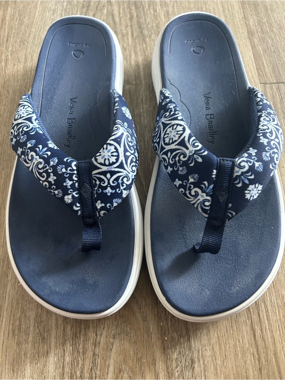 Vera Bradley Navy and White cloud Sandals